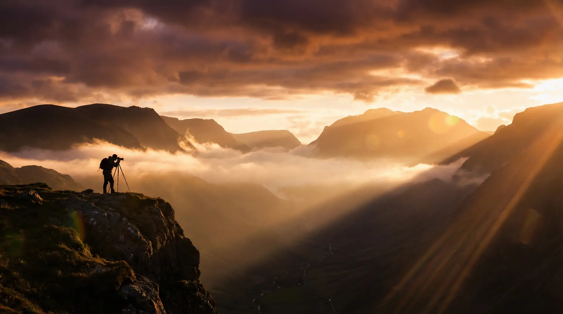 色漫 今日焦点摄影作品 - 金色黄昏下的山谷风光
